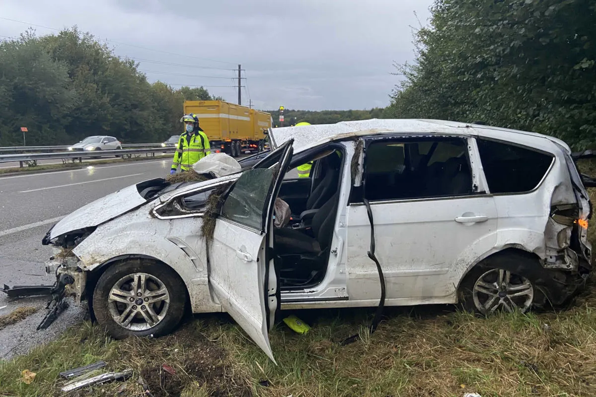 Schwerer Unfall auf der A1 bei Kölliken AG – Auto überschlug sich mehrfach