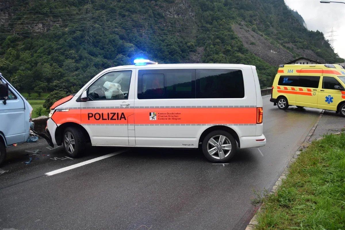 Ausnahmezustand in Brusio GR - Polizeiauto in Unfall verwickelt
