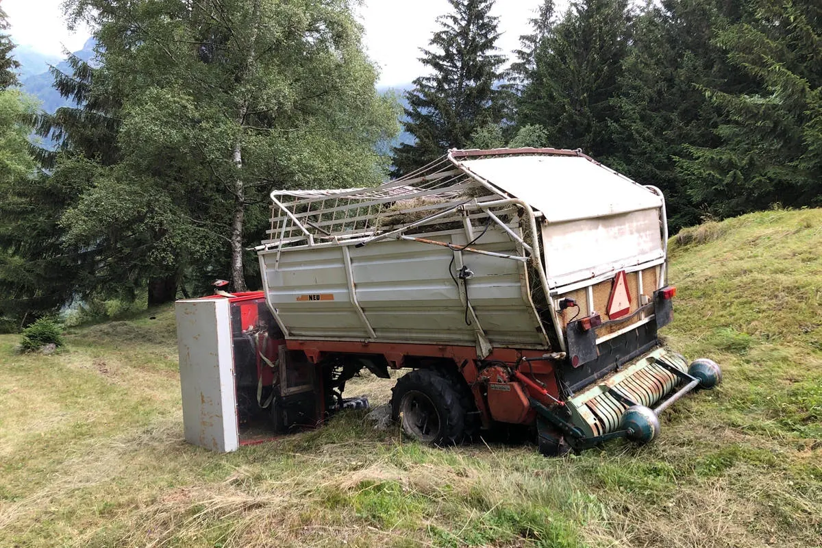 Mesocco GR – Landwirt verletzt sich beim Heueinbringen