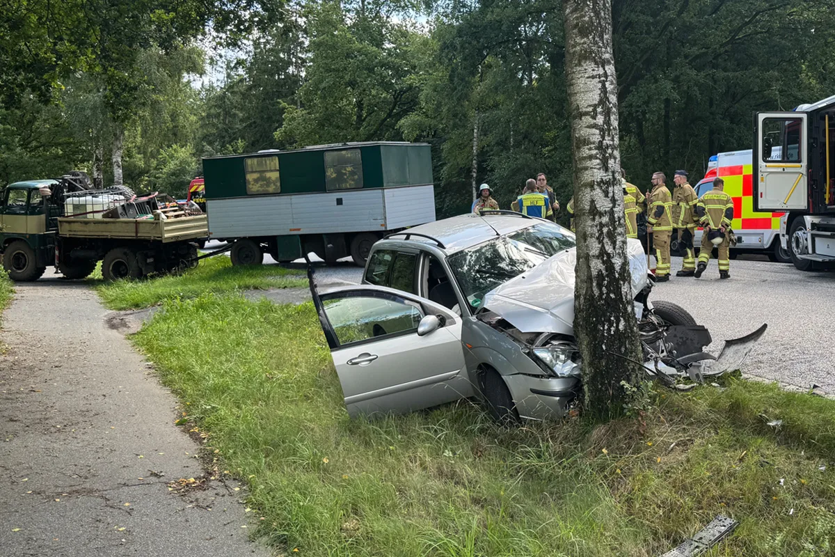 B206 Bad Bramstedt SH – Drei Verletzte bei Unfall von Lkw und zwei Pkw