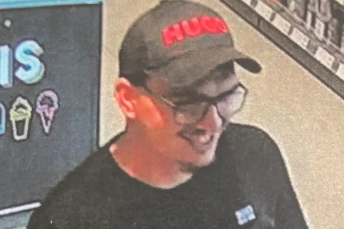 Recklinghausen NW - Mann nach Betrug gesucht