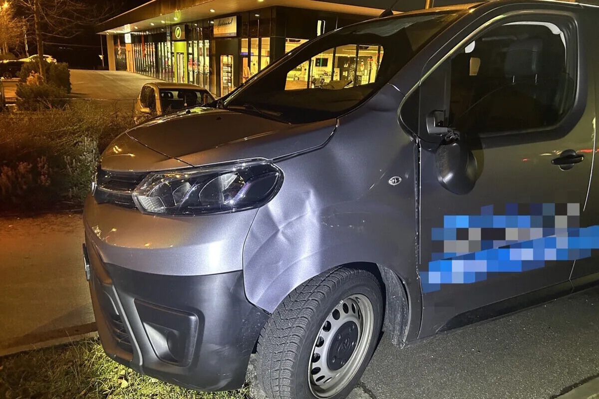 Schänis SG - Zwei Fussgänger von Lieferwagen erfasst