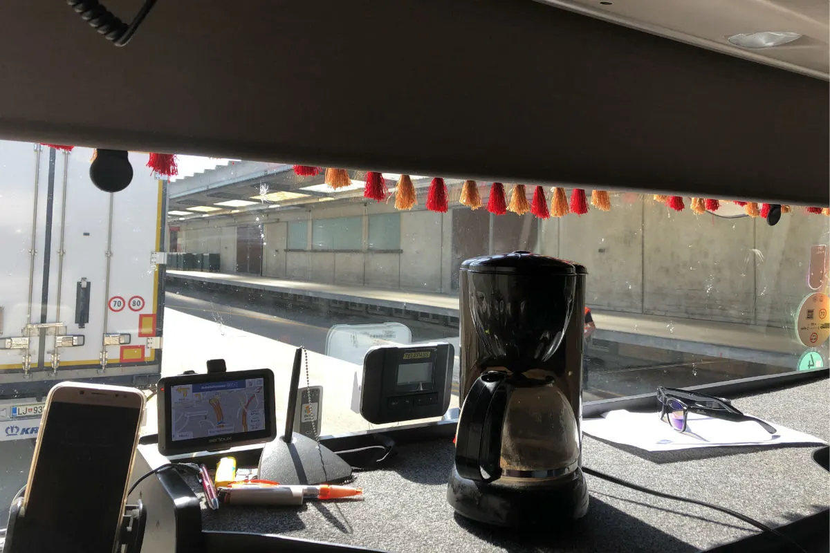 Schaffhausen SH - Sichtfeld durch Kaffeemaschine eingeschränkt