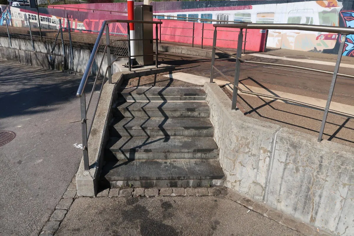 Hölstein BL – Vandalen verursachen Sachschaden – Zeugenaufruf