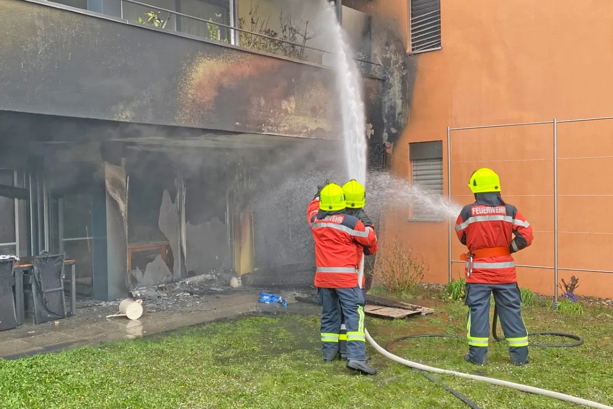 Ermatingen TG - Keine Verletzten nach Brand auf dem Sitzplatz