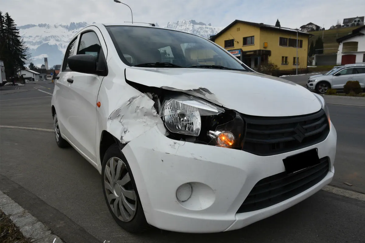 Eschen FL - Lkw-Fahrer missachtet Vortritt 