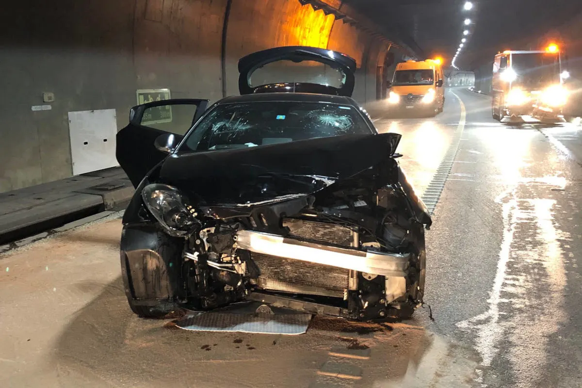 A5 La Neuveville BE - Drei Personen bei Unfall verletzt