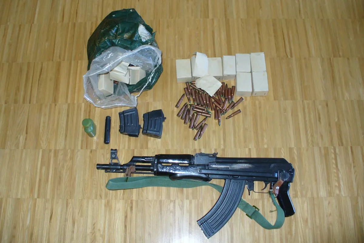 Kreis Lörrach – Zollfahnder stellen Sturmgewehr und Munition sicher