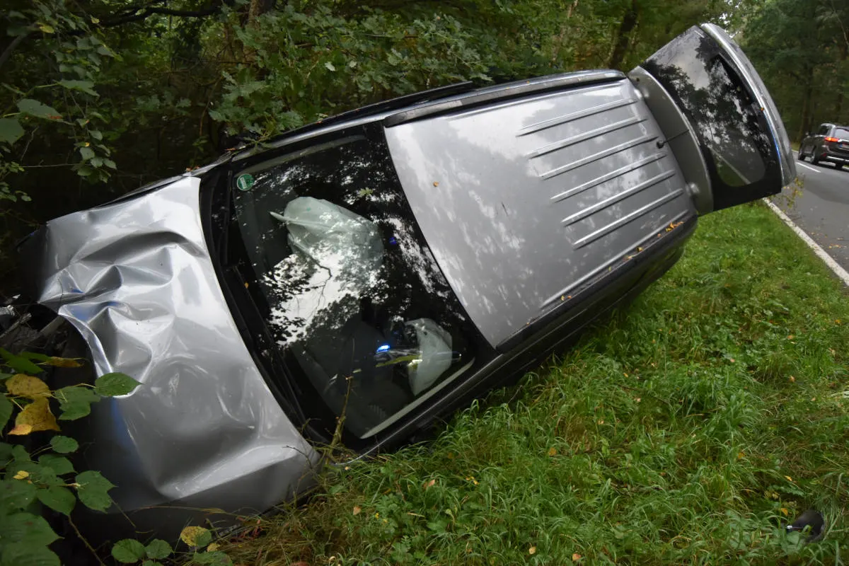 Brokeloh – Schwerer Verkehrsunfall mit Pkw – Fahrer alkoholisiert