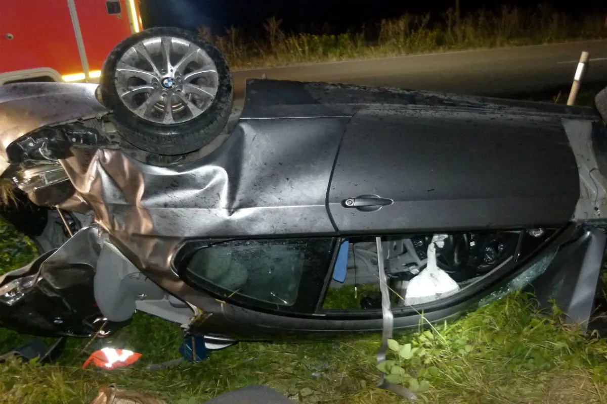 21-Jähriger nach Überschlägen mit BMW schwer verletzt