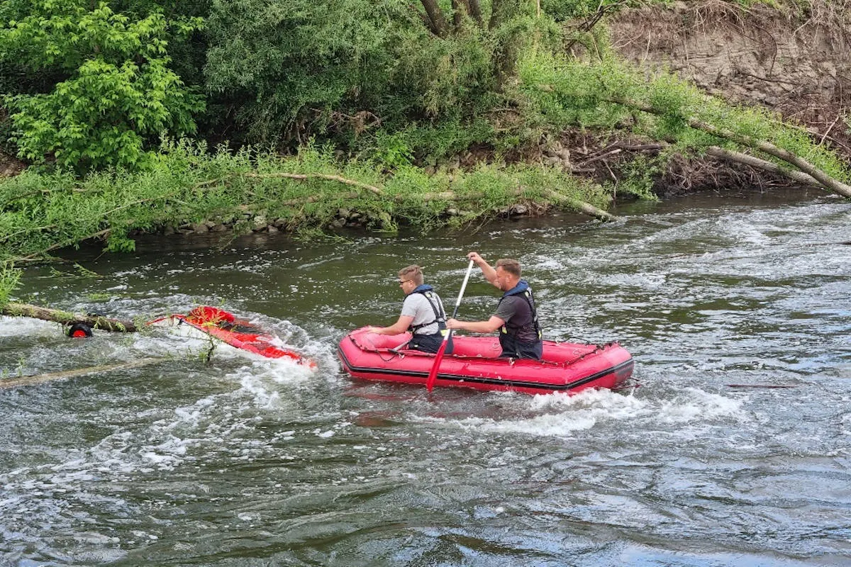 Datteln-Ahsen – Kanufahrer aus der Lippe  gerettet