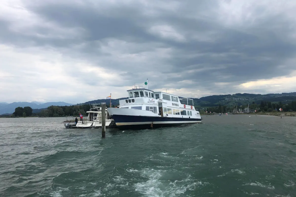 Altenrhein SG – Kursschiff aufgelaufen – Reisende evakuiert