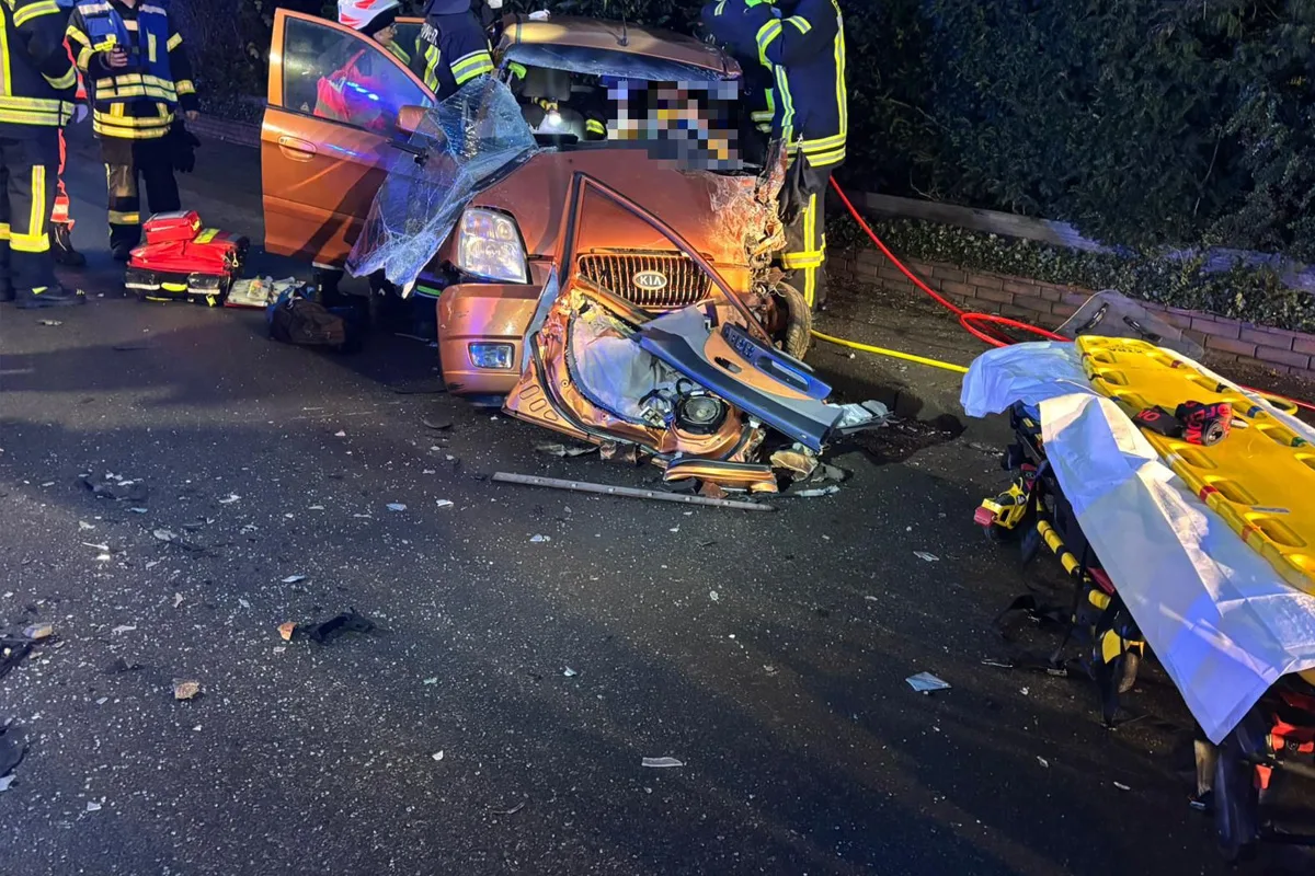 Kutenholz NI – Schwer verletzter Fahrer nach Unfall im Gegenverkehr