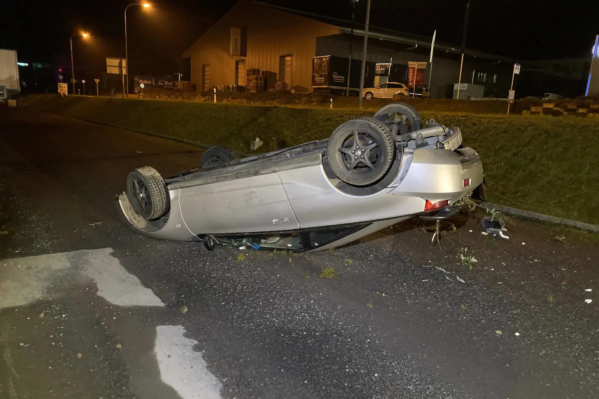 Unfall Muri AG - Auto überschlug sich