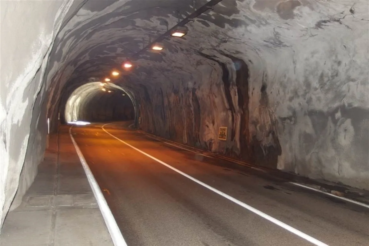 Tunnel Las Ruinas – Lukmanierstrasse nachts gesperrt