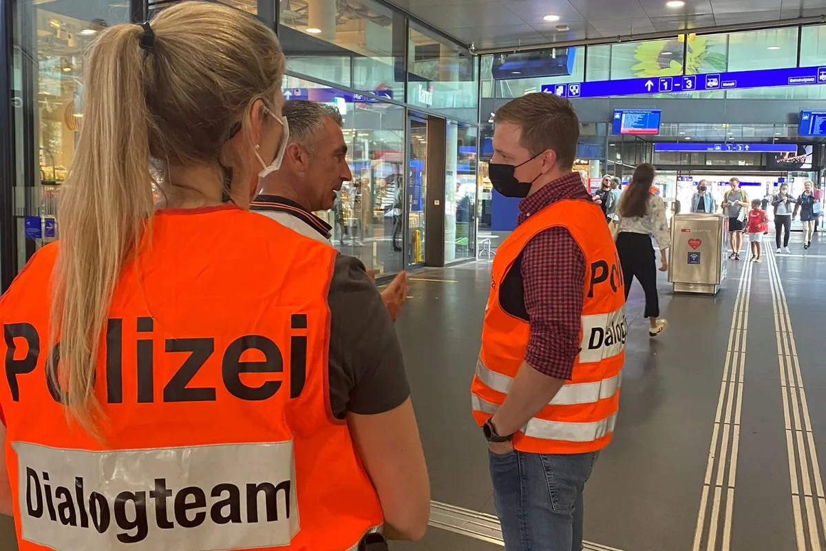Zug - Rund 500 Personen an friedlicher Demonstration