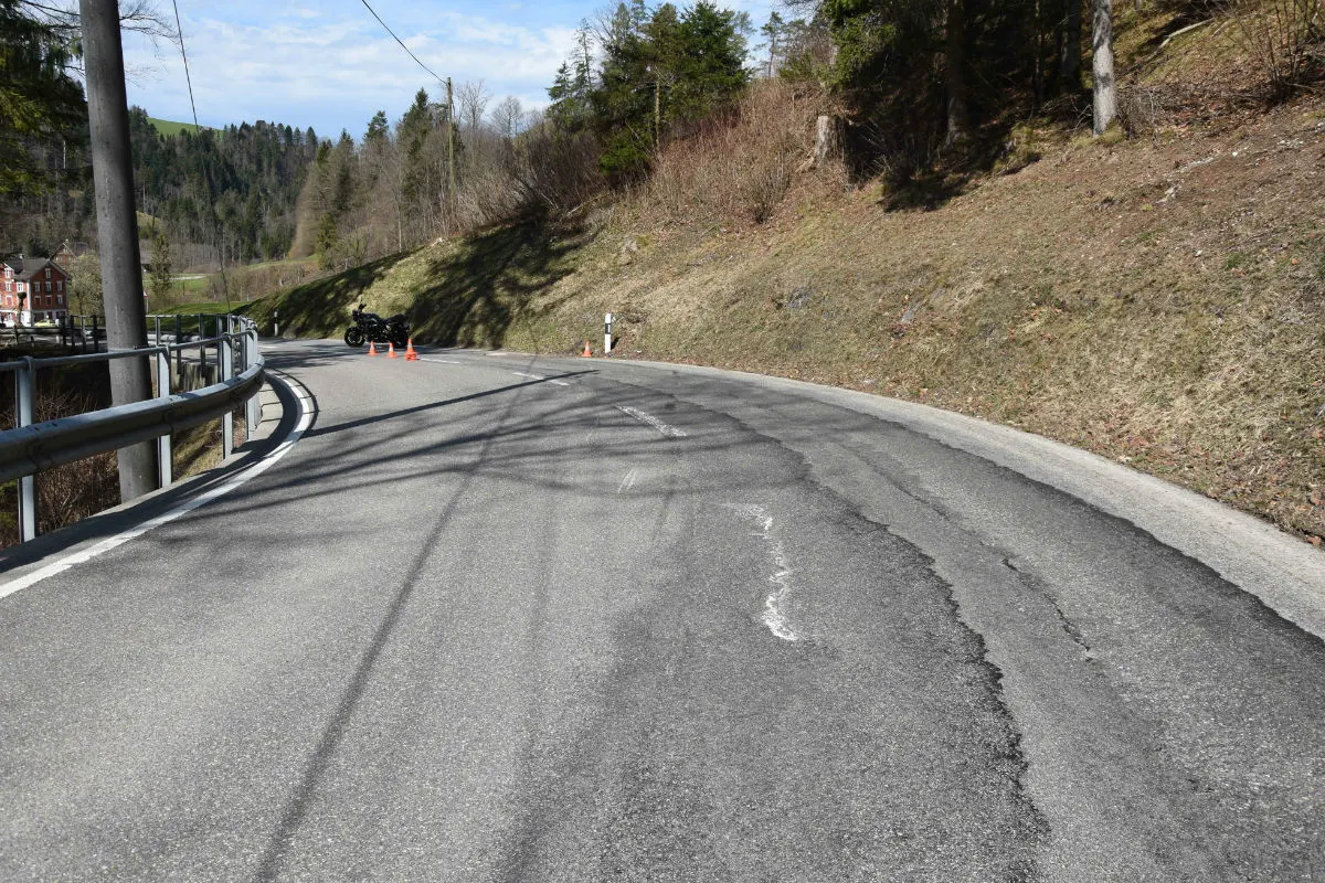 Mogelsberg SG - Selbstunfall mit Motorrad