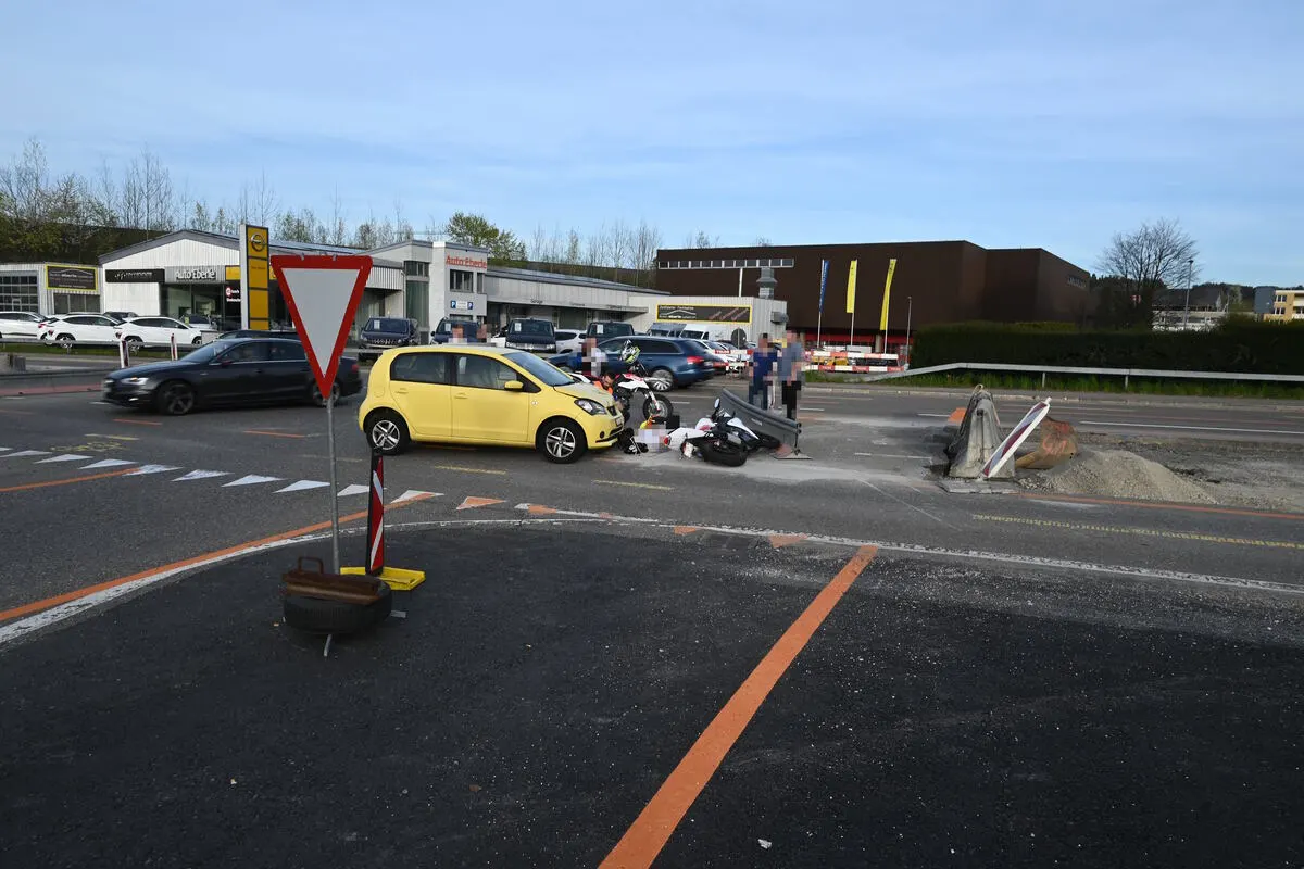 Oberbüren SG - Auto beim Abbiegen übersehen 