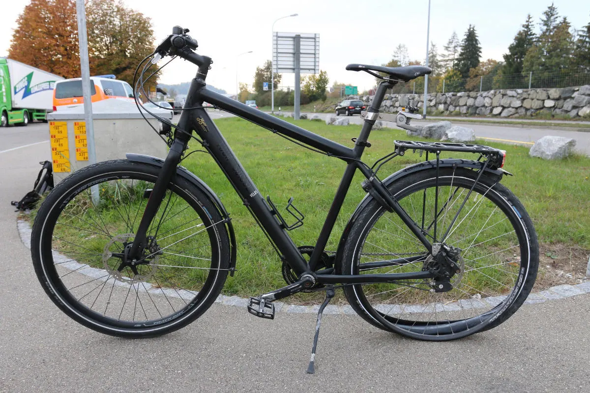 Stadt St.Gallen SG - Velofahrer wird angefahren und verletzt sich