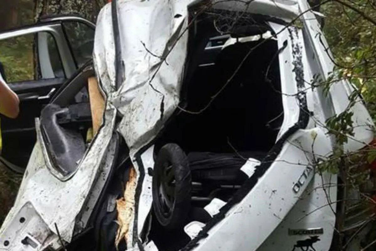 Familie rutscht ungebremst im Auto 300 Meter in die Tiefe - alle überleben!