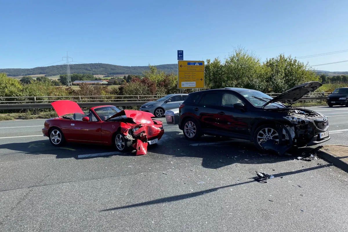 Lauenau - Verkehrsunfall an der Auffahrt zur A2 mit einem schwer Verletzten