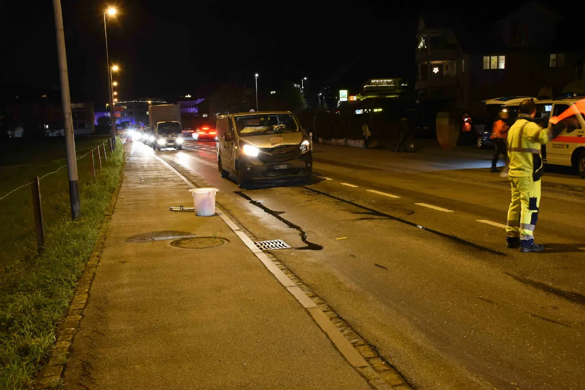 Kaltbrunn SG - 34-jährige Frau verletzt sich bei Auffahrunfall