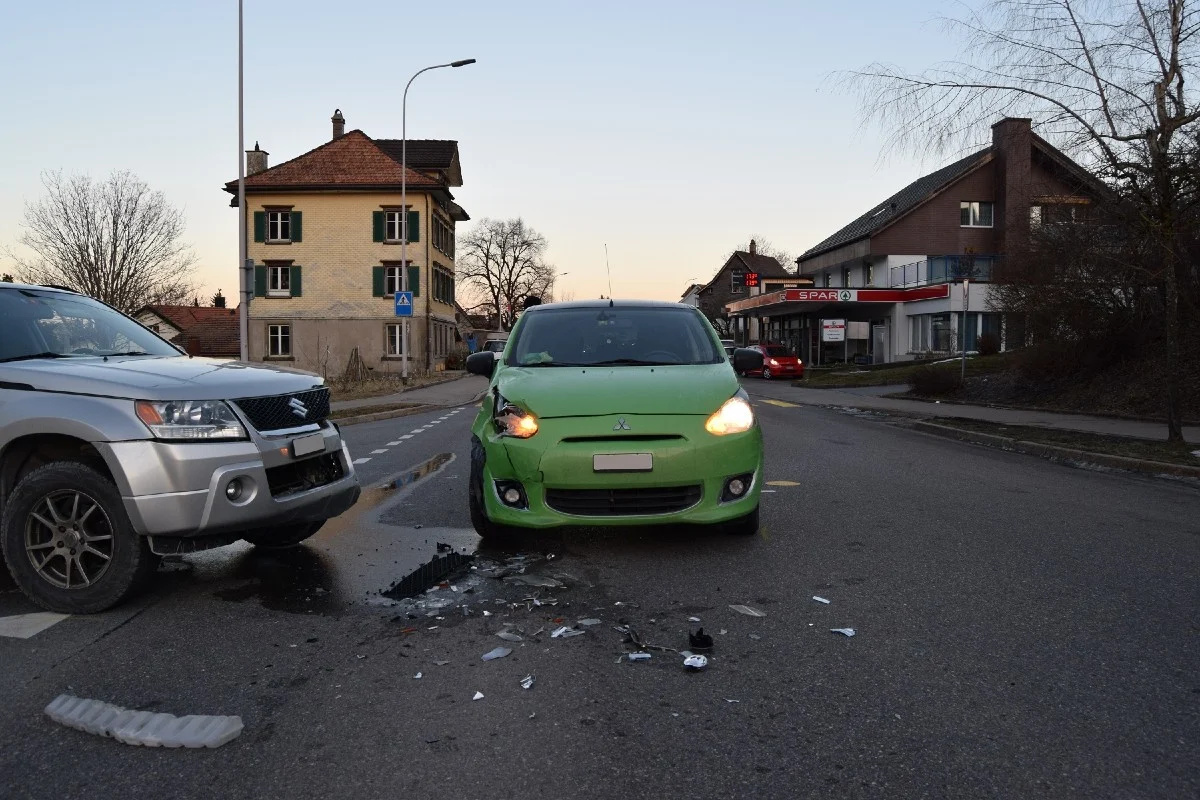 Grub AR - Zwei Personenwagen in Unfall verwickelt