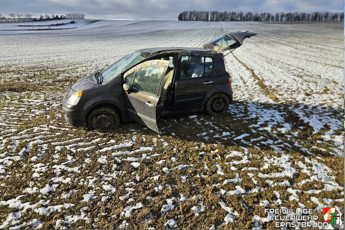 Ernstbrunn – Auto überschlägt sich bei Unfall