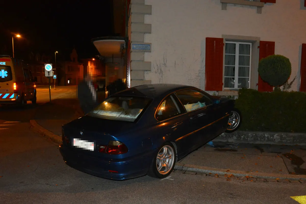 Schönenwerd SO - Alkoholisierter Autofahrer verursacht Selbstunfall