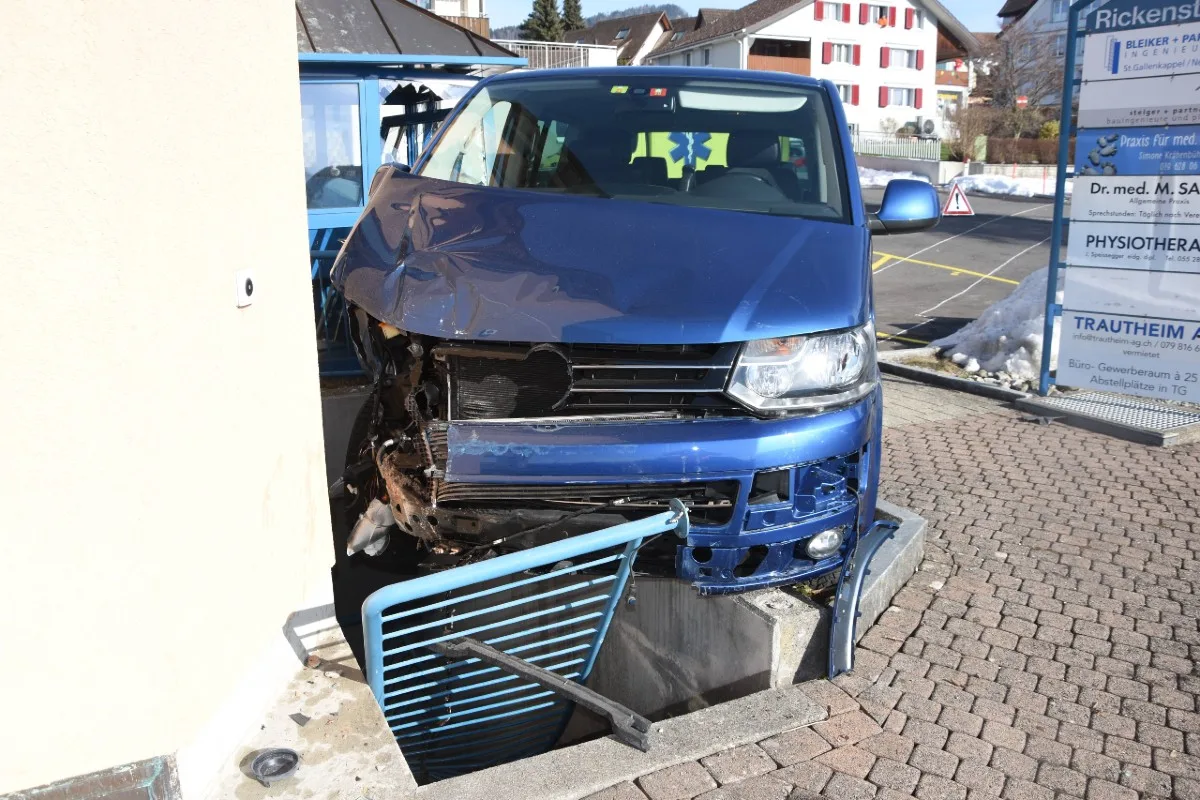St. Gallenkappel SG – Medizinisches Problem als Unfallursache vermutet