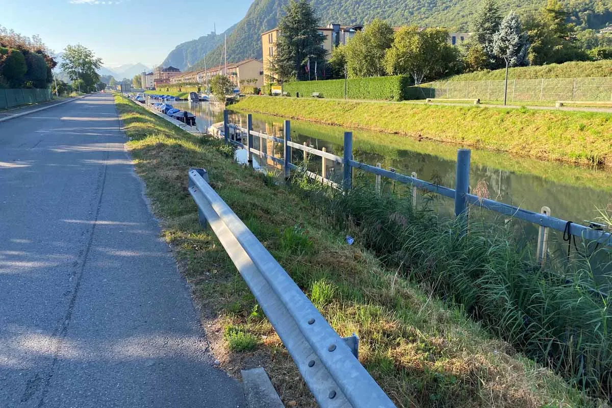 Bouveret VS - Radfahrer nach Sturz in Stockalper-Kanal in kritischem Zustand