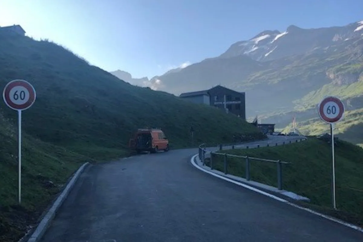 Klausenpass - An zwei Orten neu Tempo 60 