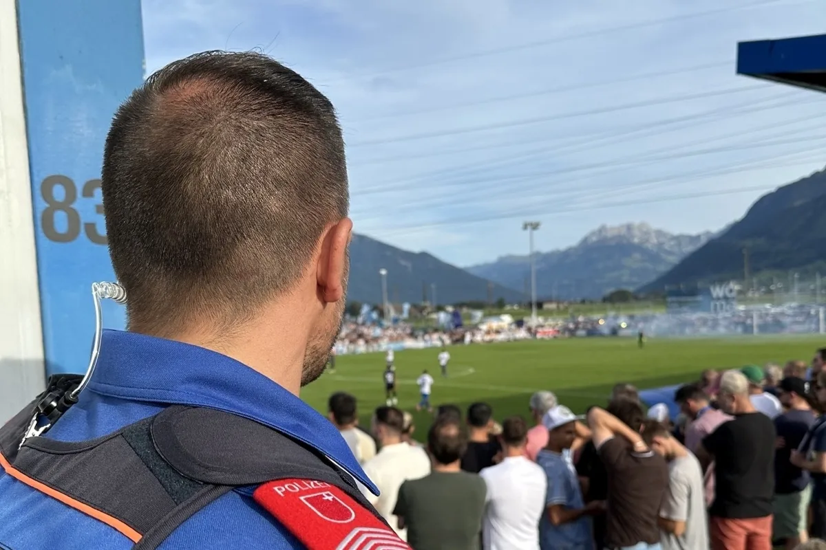 Tuggen SZ - Polizei zieht positive Bilanz nach Fussball-Spiel