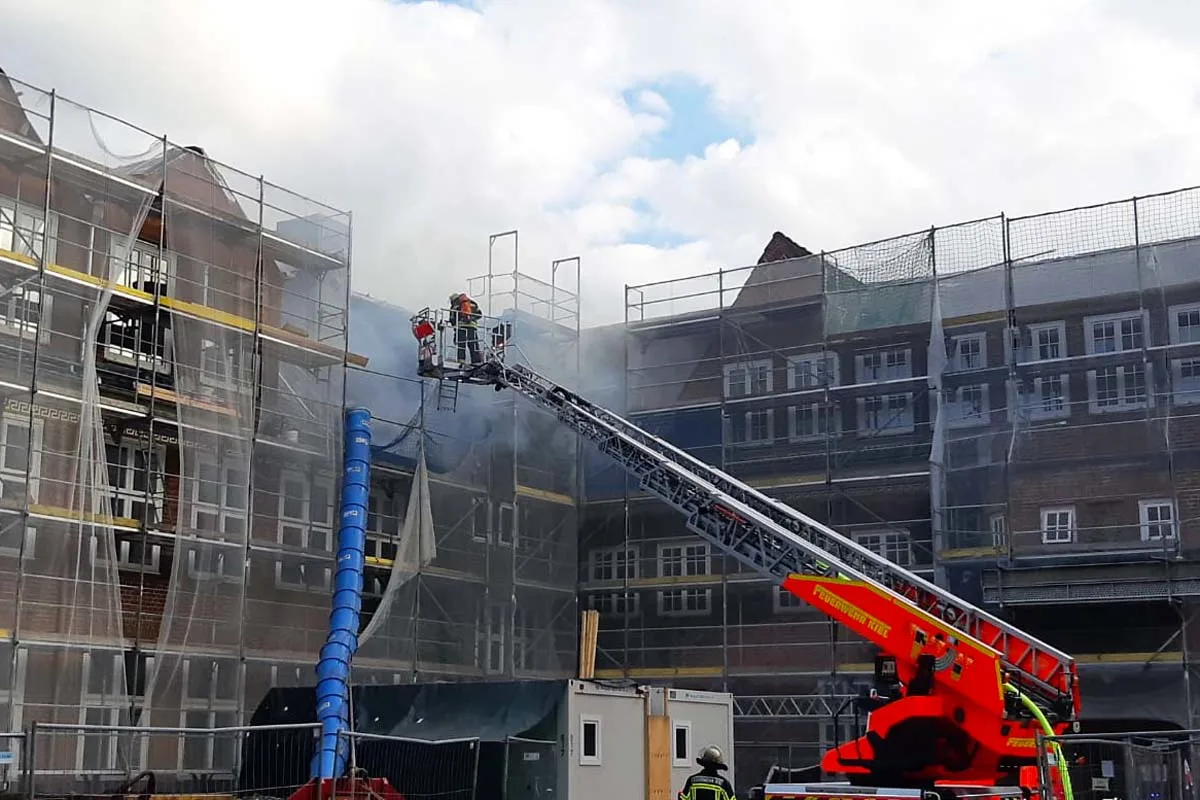 Kronshagen - Dachstuhlbrand in Schule
