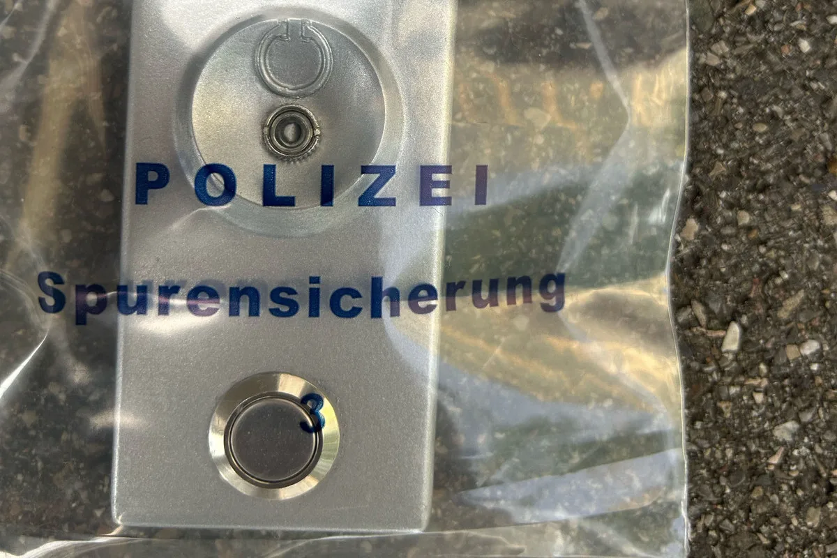 Zürich – Duo manipulierte über ein Dutzend Bankomaten