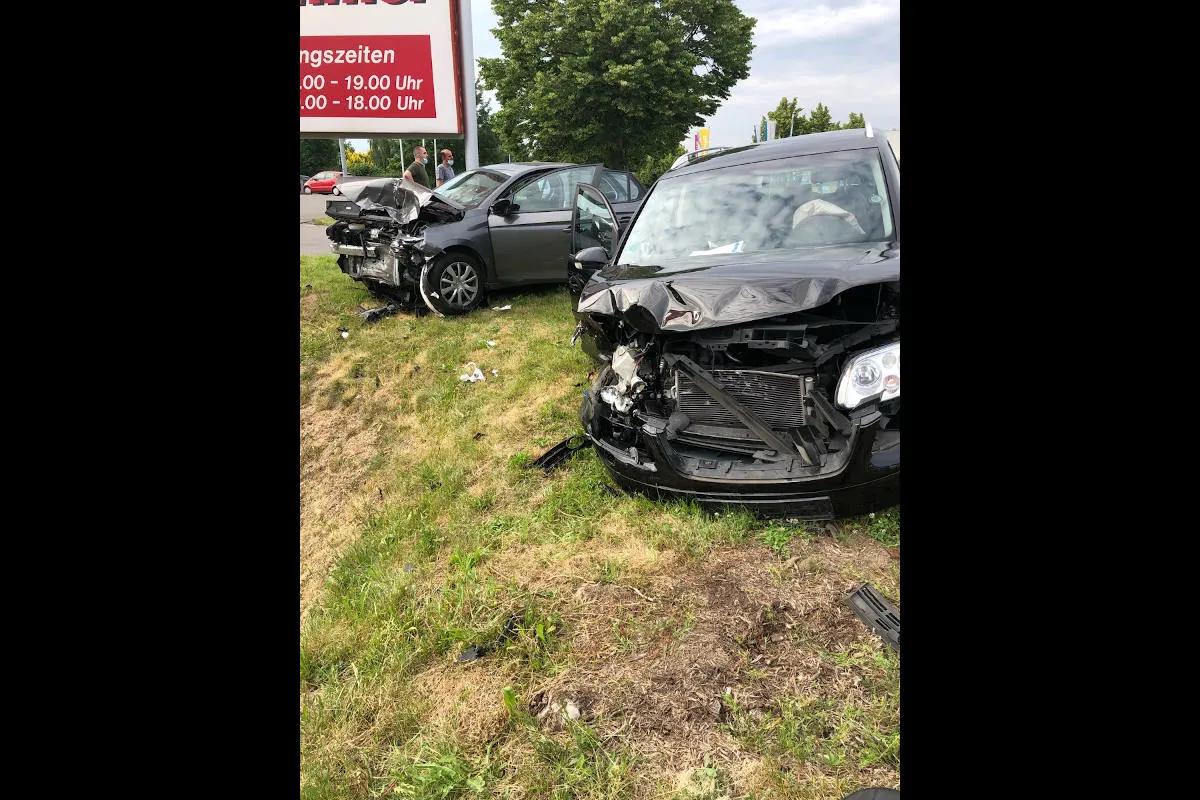 Porta Westfalica – Zwei schwer verletzte Personen bei Unfall