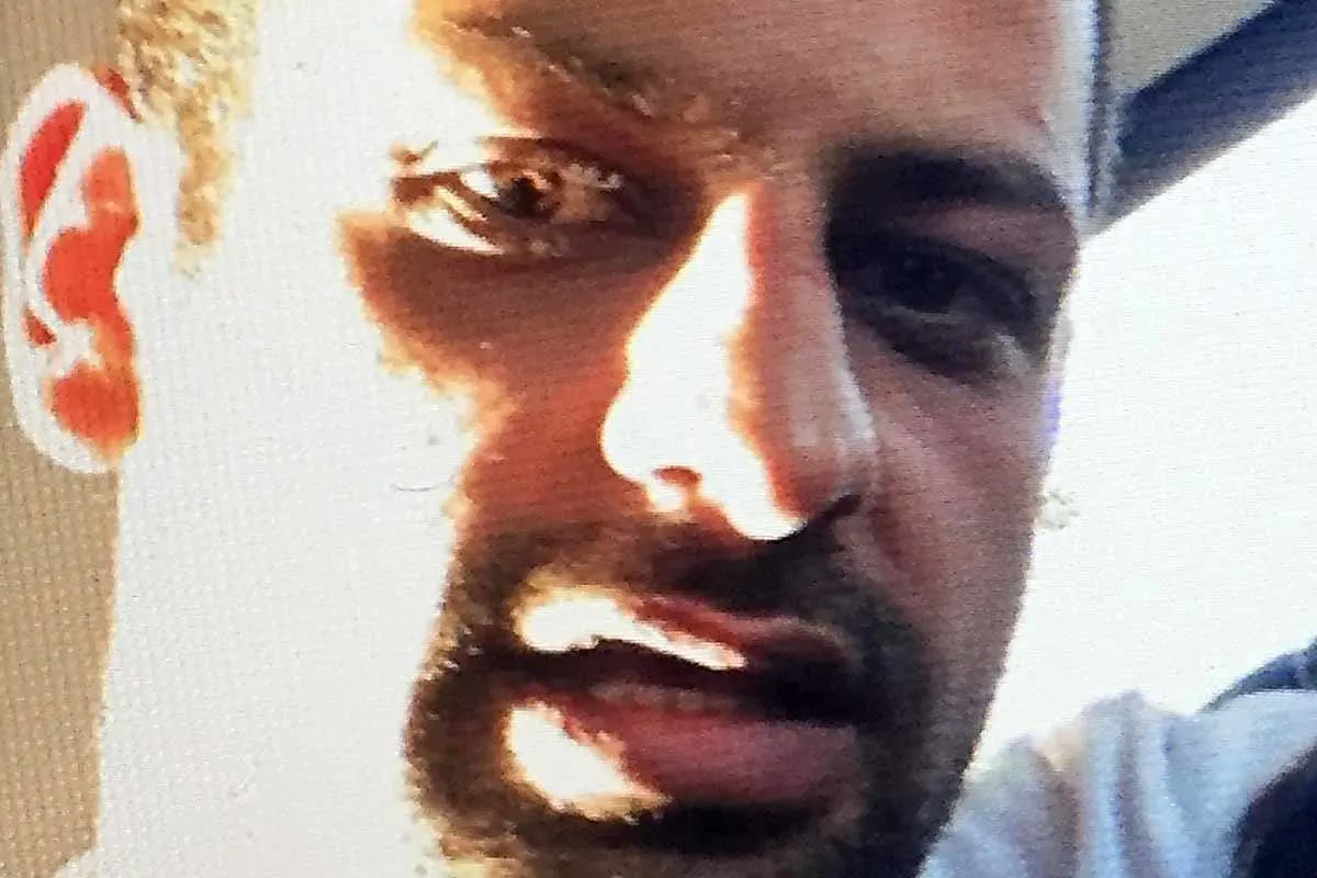 Nach Entdeckung von Cannabis- Plantagen und Waffen in Euskirchen - Tatverdächtiger mit Bild und Name per Haftbefehl gesucht
