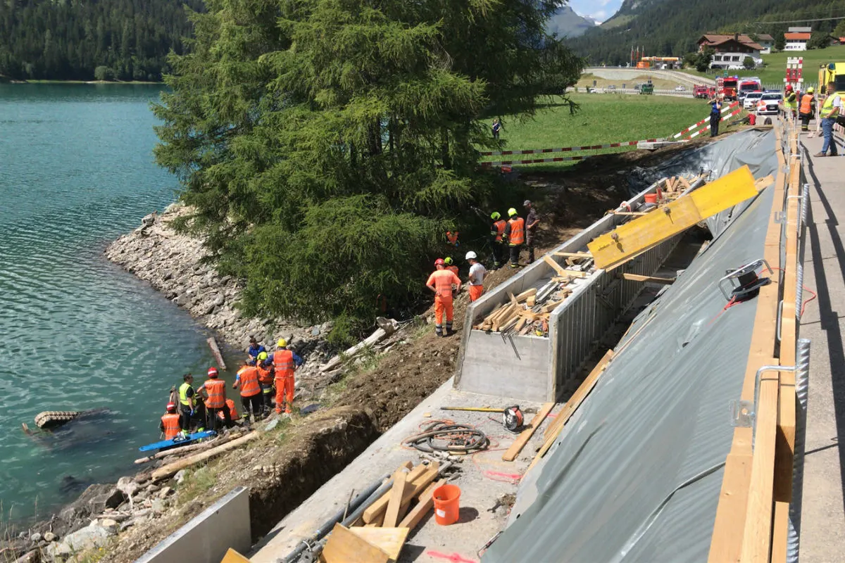 Sufers GR - Mann bei Arbeitsunfall schwer verletzt