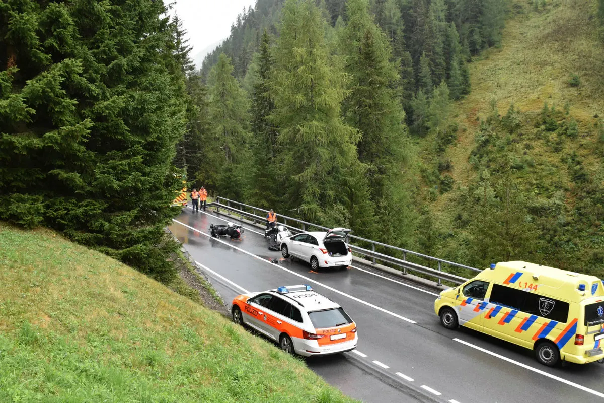 Davos Dorf GR - Schwerer Verkehrsunfall am Flüela