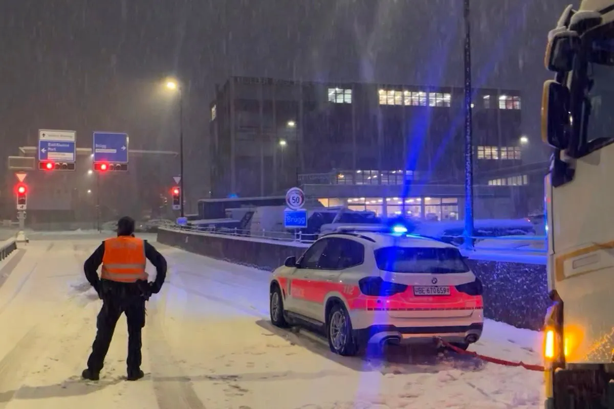Rund 130 Verkehrsunfälle wegen winterlichen Strassenverhältnissen im Kanton Bern