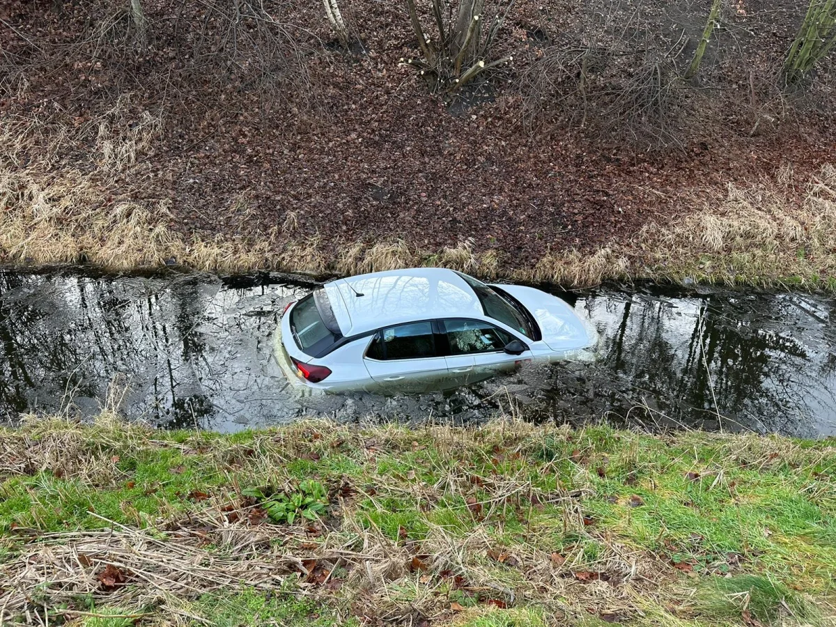 Heringsdorf – Handbremse vergessen-PKW rollt in Sackgraben