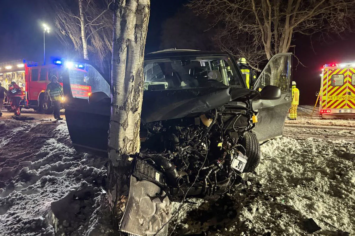 Stade – Sechs Verletzte bei Unfall im Schnee
