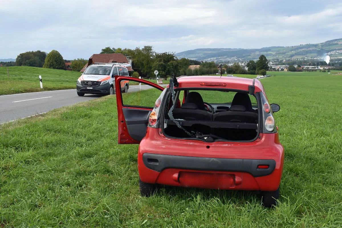 Unfall Nottwil LU – Eine Person bei Auffahrkollision nach Überholmanöver verletzt