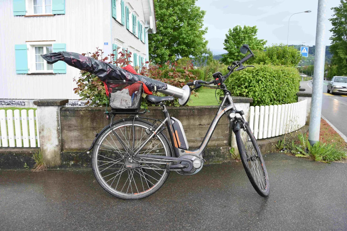 Tübach SG - Bei Selbstunfall mit E-Bike verletzt