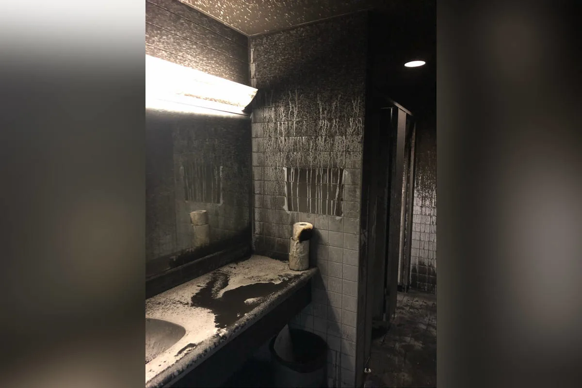 Pratteln BL – Brandausbruch in der Toilettenanlage erfordert Feuerwehreinsatz