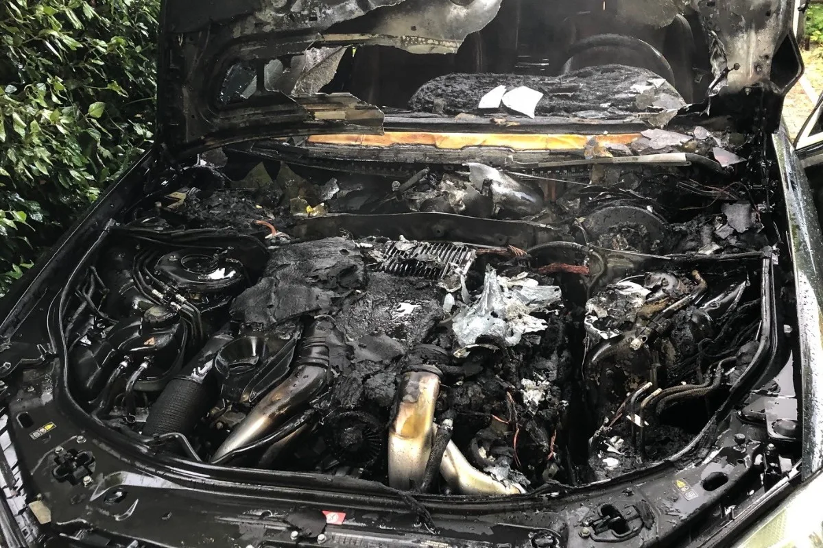 Autobrand in Rapperswil-Jona - Der Mercedes fing plötzlich Feuer