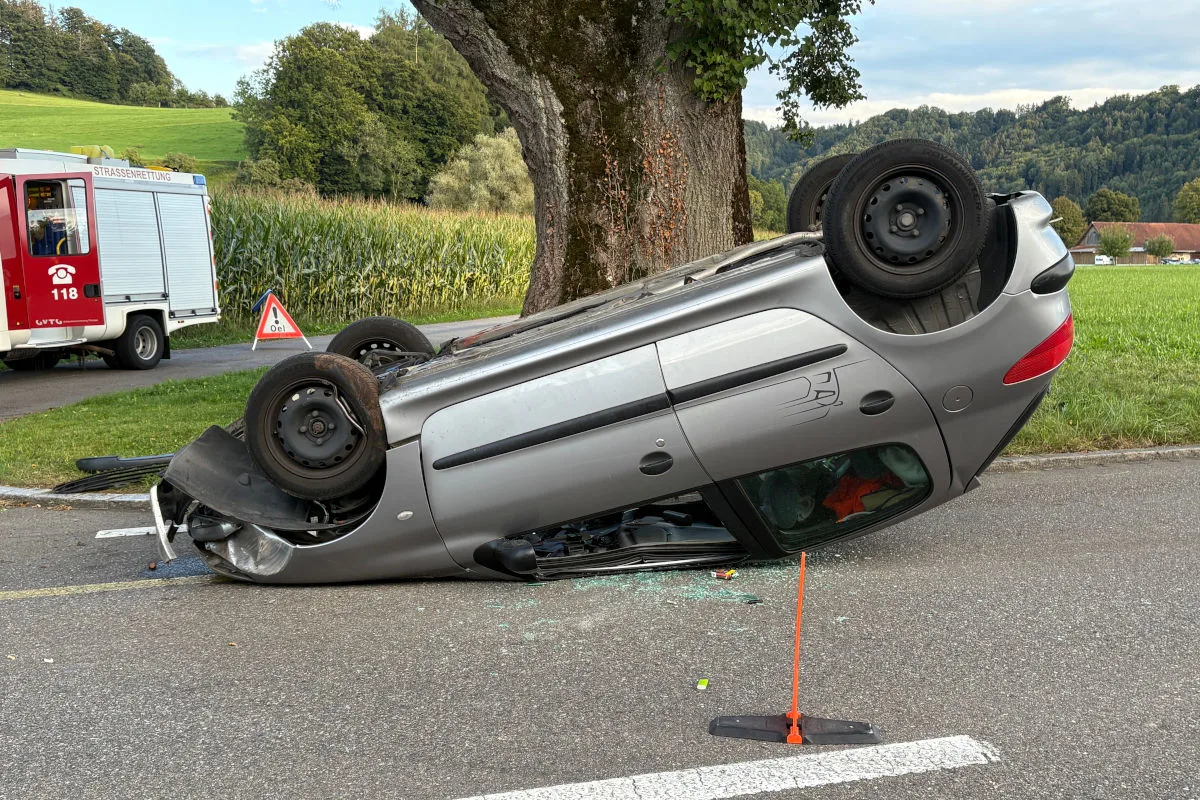 Wiezikon bei Sirnach TG – Frau nach Überschlag bei Unfall verletzt 