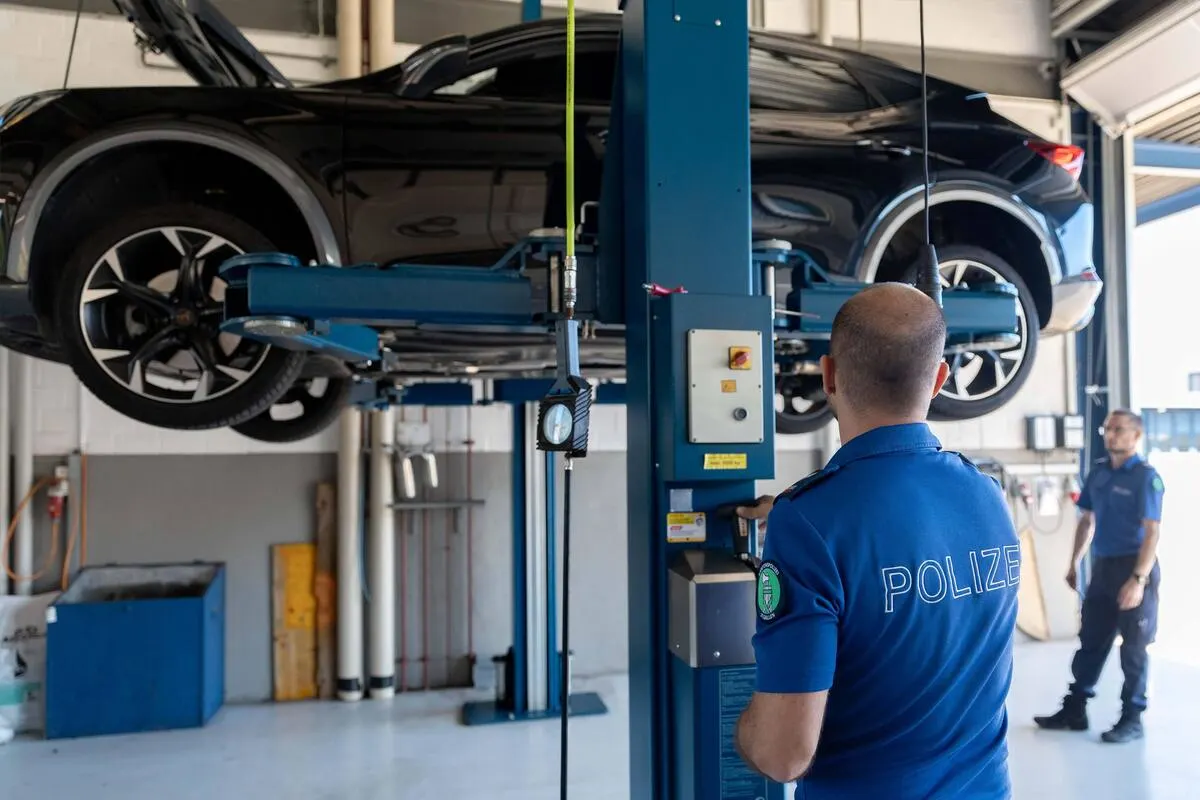 Technische Verkehrskontrolle in Rapperswil SG – ein Auto sichergestellt 