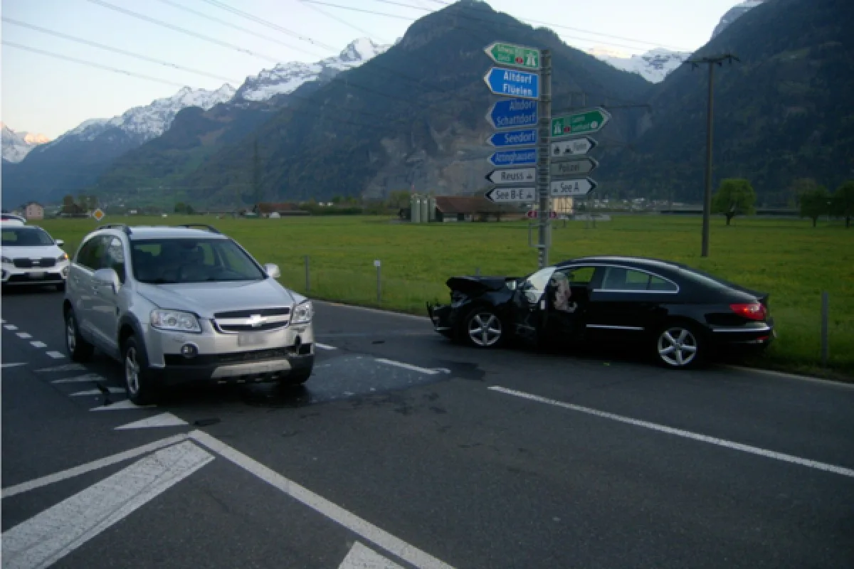Altdorf UR - Auto übersehen - heftige Kollision mit Blechschaden