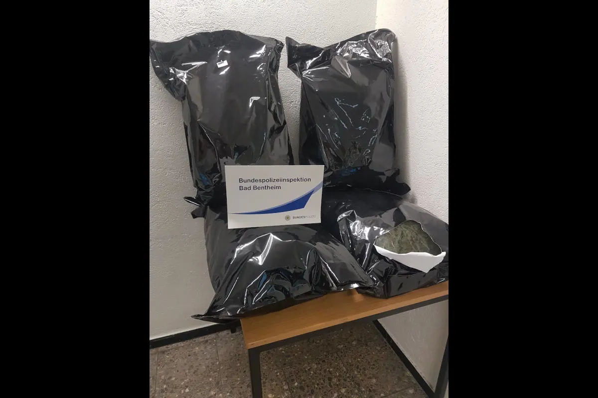 Isterberg – Rund 12 Kilo Marihuana an Grenze beschlagnahmt